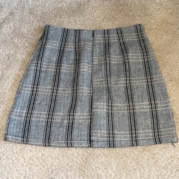 Fore fall mini skirt - Picture 2 of 2